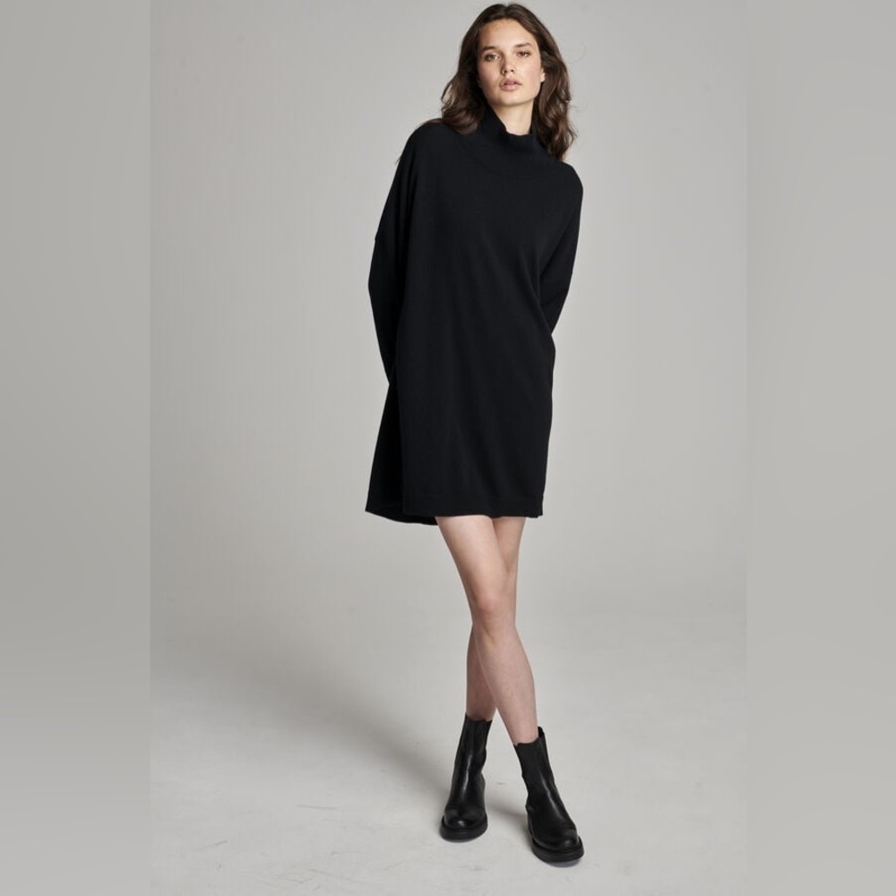 CHIC & SOFT, Long Sleeves Turtleneck Sweatshirt w/Hoodie Pockets Tunic Dress